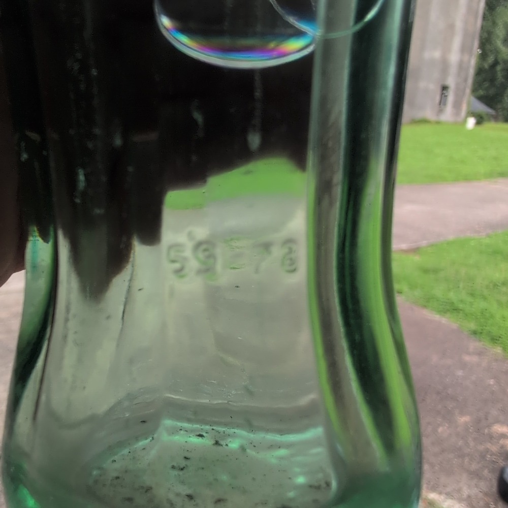 Vintage Coca-Cola Cleveland Tenn 1959 Hobbleskirt 6.5 oz Green Glass Bottle - Picture 3 of 3